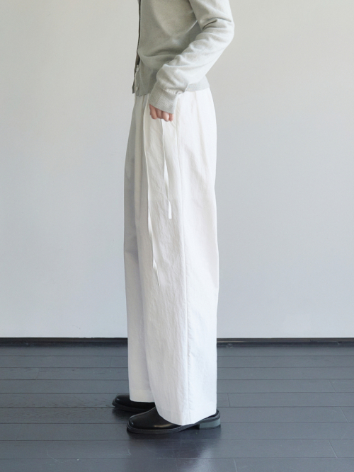 Belted Two-tucked Nylon Pants White AT6PAA023WT