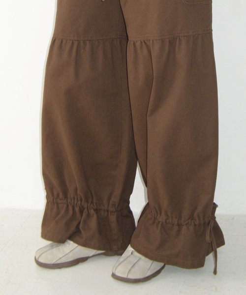STRING FRILL SHIRRING WIDE PANTS BROWN