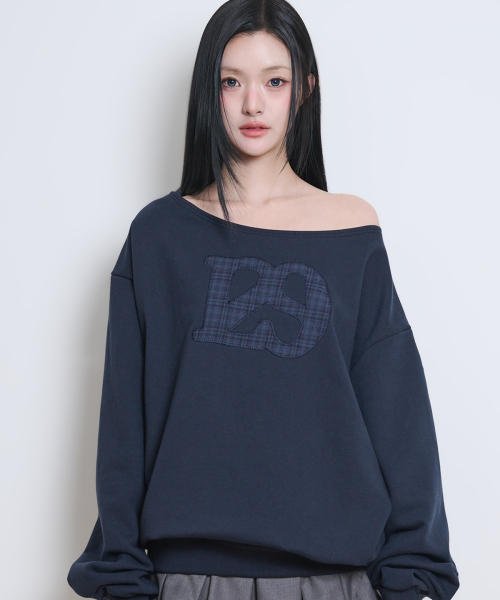 129 LOGO PATCH BOAT NECK SWEATSHIRT NAVY