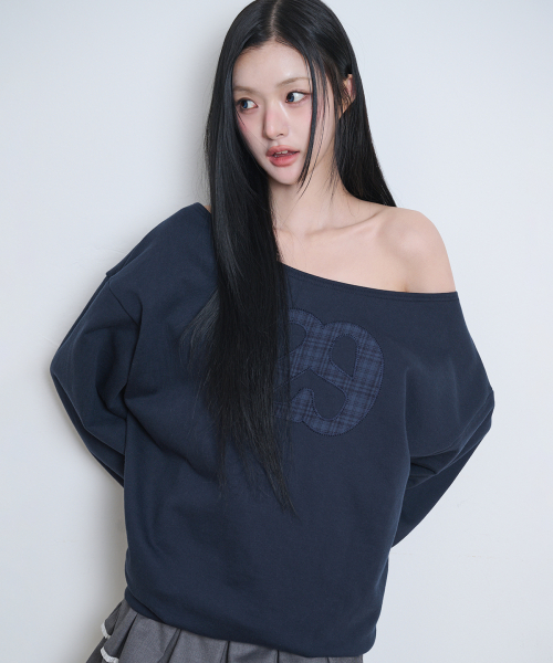 129 LOGO PATCH BOAT NECK SWEATSHIRT NAVY