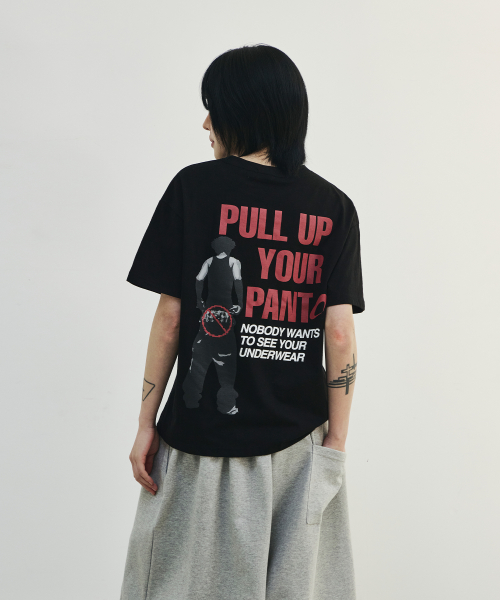 [류정란 × 스켈리웩] PULL UP 크롭 티셔츠[블랙]
