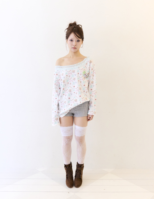 Off - Shoulder Loose Top- Tea Party