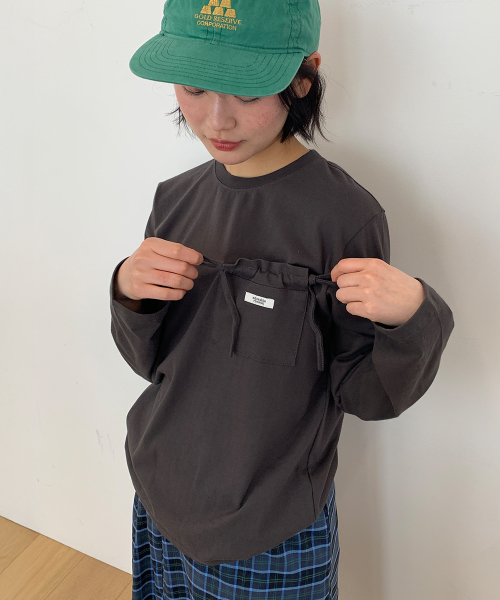 SHIRRING MINI POCKET LONG SLEEVE T SHIRT CHARCOAL