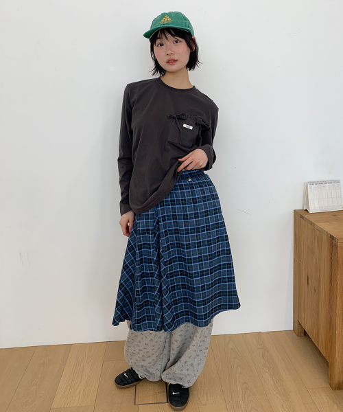 SHIRRING MINI POCKET LONG SLEEVE T SHIRT CHARCOAL
