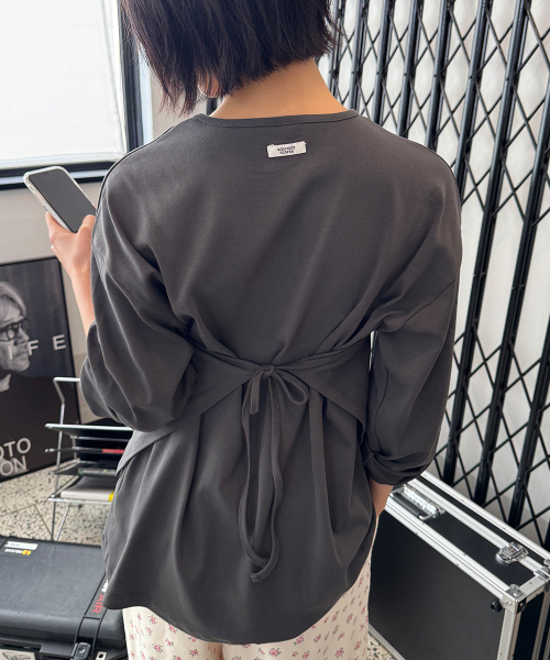 WRAP RIBBON POCKET LONG SLEEVE CHARCOAL