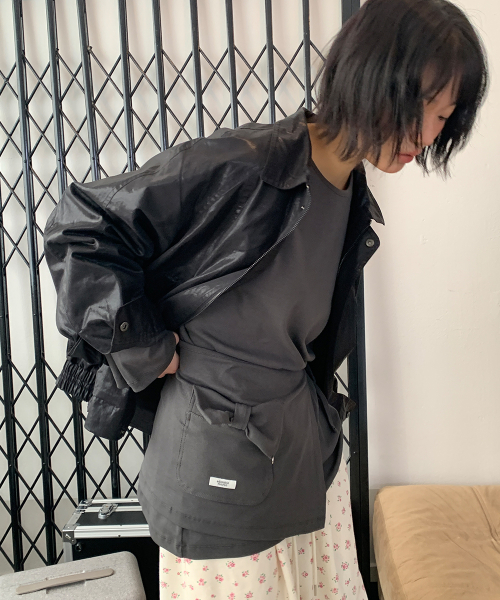 WRAP RIBBON POCKET LONG SLEEVE CHARCOAL