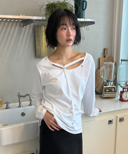 BACK OPEN WAIST BELT LONG SLEEVE T SHIRT WHITE