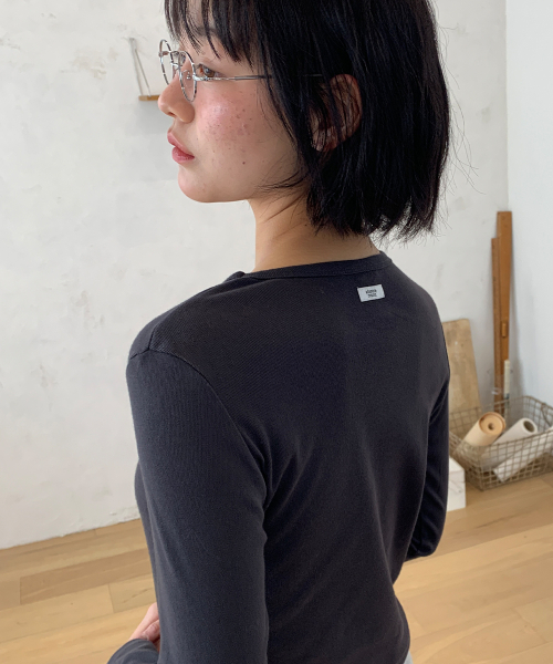 KNOT SEAM LONG SLEEVE CHARCOAL