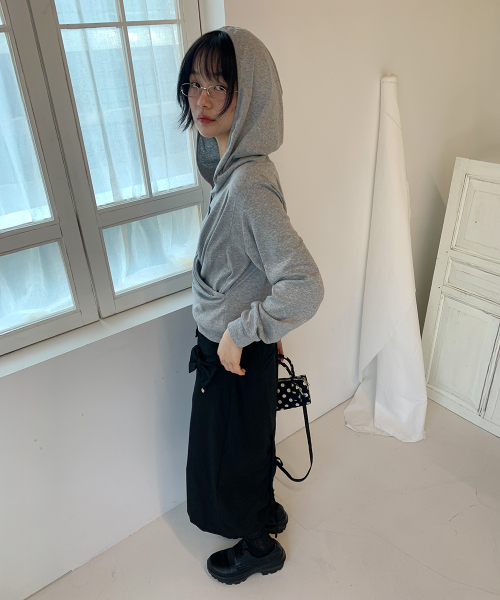 RIBBON POCKET SHIRRING BERMUDA PANTS BLACK