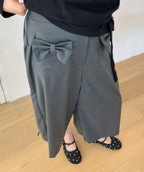 RIBBON POCKET SHIRRING BERMUDA PANTS GREY