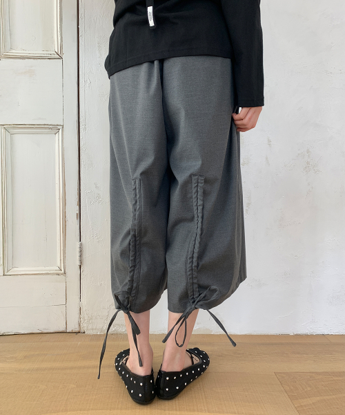 RIBBON POCKET SHIRRING BERMUDA PANTS GREY