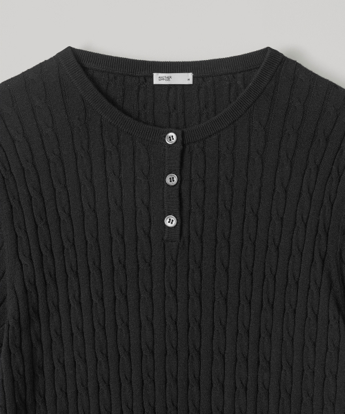 W. Henley Neck Cable Knit (Black)