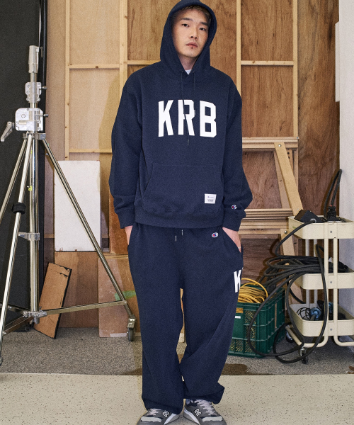 챔피온 X 콤팩트레코드바 빅 로고 스웨트 팬츠 Navy