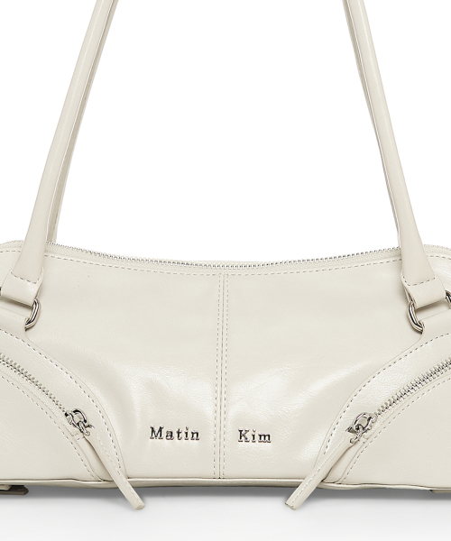 CURVE ZIP BAGUETTE BAG IN LIGHT GREY
