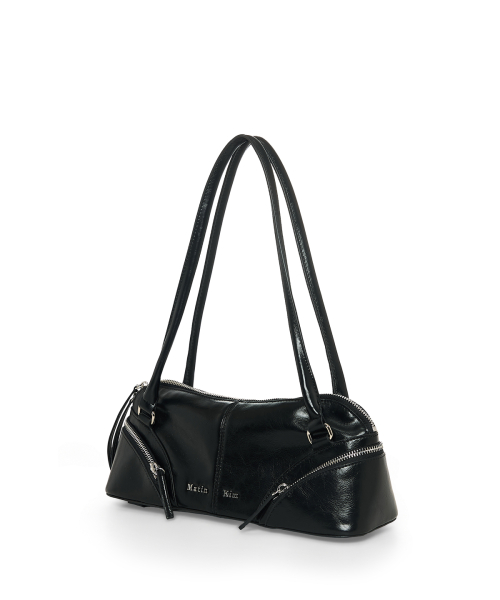 CURVE ZIP BAGUETTE BAG IN BLACK