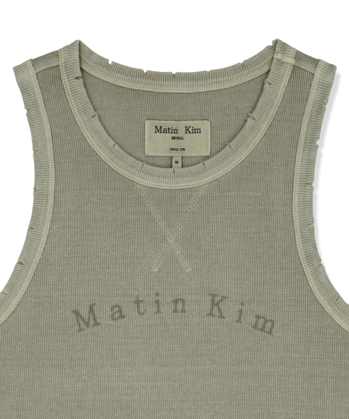 DISTRESSED SLEEVELESS LOGO TOP IN BEIGE