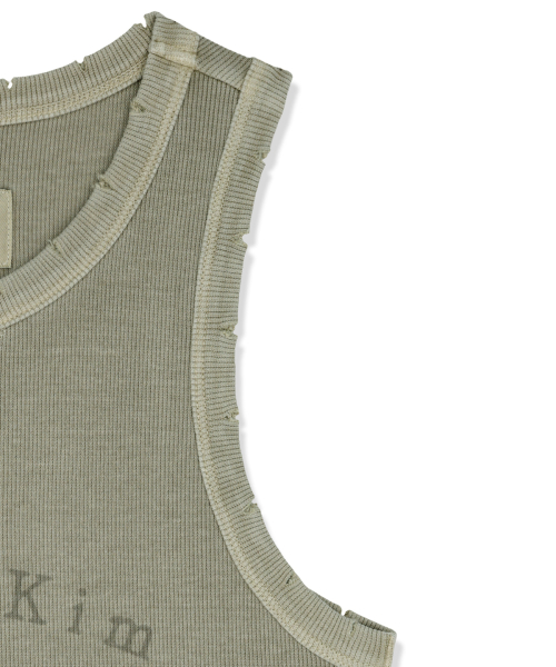 DISTRESSED SLEEVELESS LOGO TOP IN BEIGE