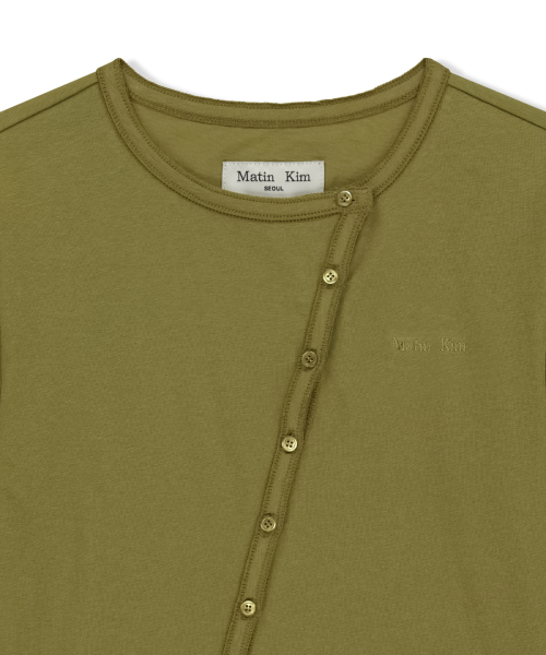 ASYMMETRIC BUTTON CLOSURE TOP IN OLIVE