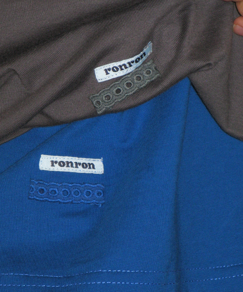 MINI LABEL CROP SHORT SLEEVE CHARCOAL