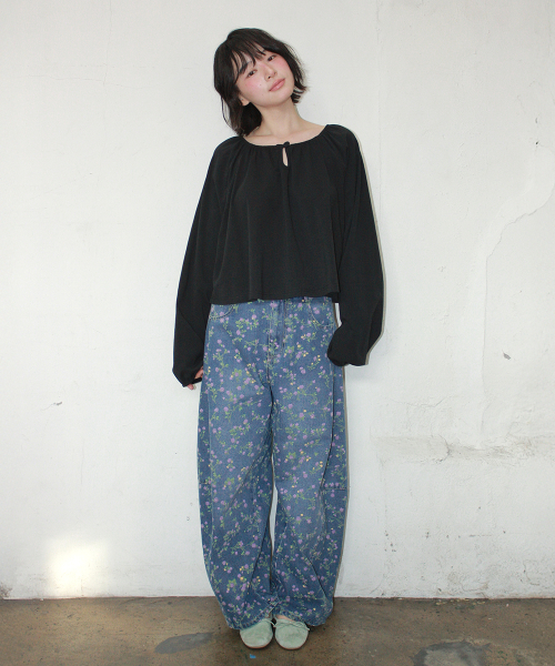 VOLUME SHIRRING BUTTON LONG SLEEVE BLACK