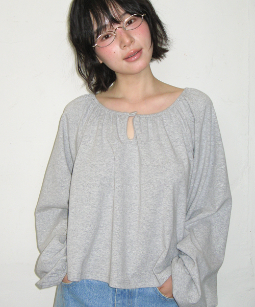 VOLUME SHIRRING BUTTON LONG SLEEVE GREY