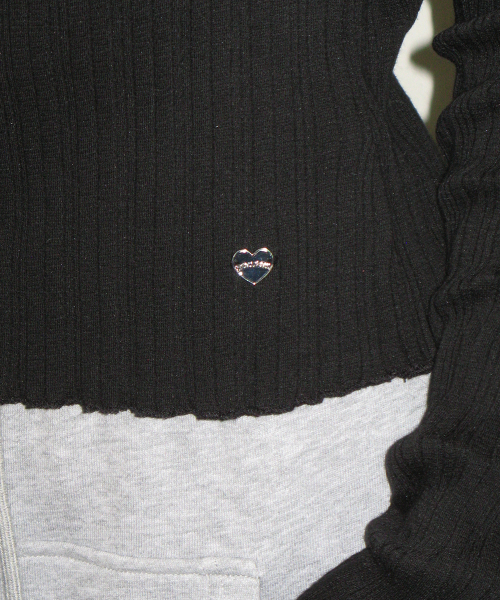 PLEATS SLIM FIT LONG SLEEVE BLACK