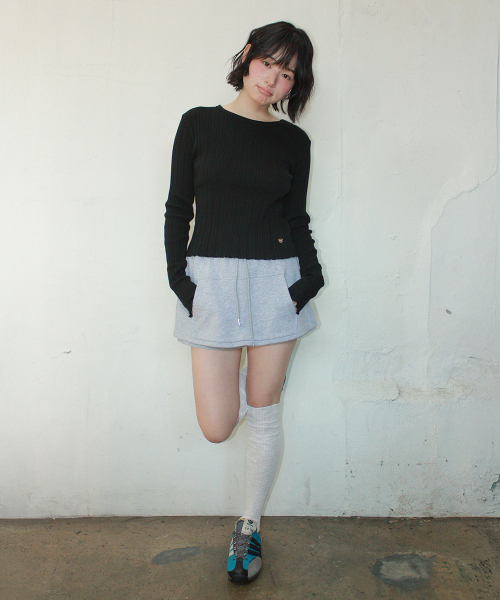 PLEATS SLIM FIT LONG SLEEVE BLACK