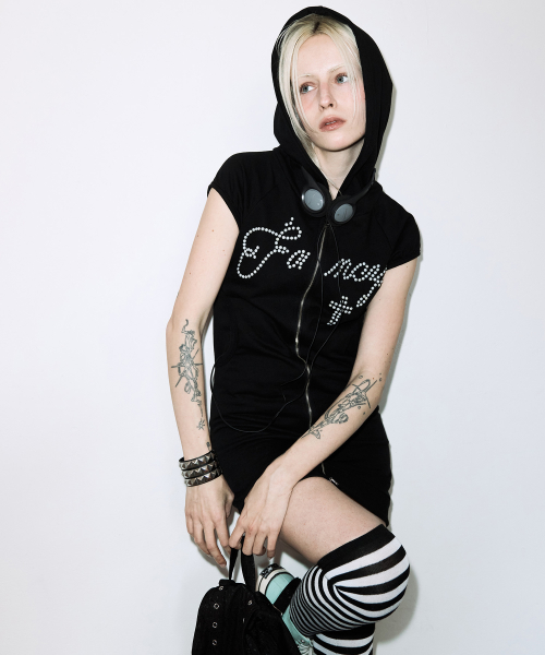 HOTFIX PUFF SLEEVE HOOD ONE-PIECE (BLACK) F26QD139
