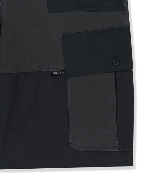 PATCHWORK CARGO BERMUDA PANTS FOR MEN IN CHARCOAL