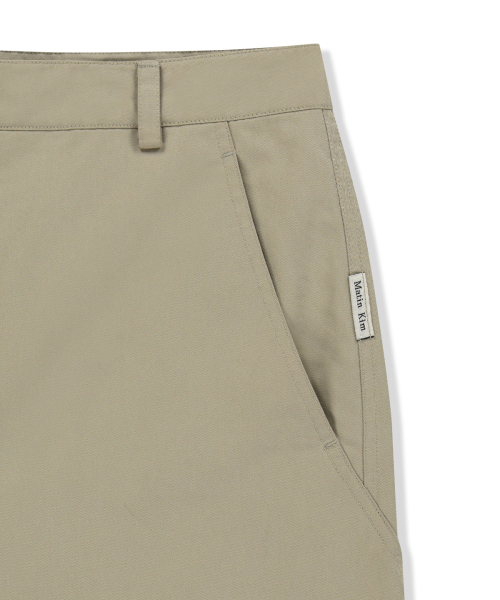 CURVED SEAM BERMUDA PANTS FOR MEN IN BEIGE
