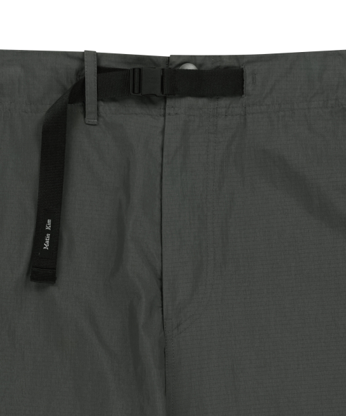 STRAP BELTED PANTS FOR MEN IN CHARCOAL
