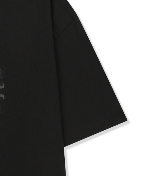 MATIN KIM CIRCLE LOGO TOP FOR MEN IN BLACK