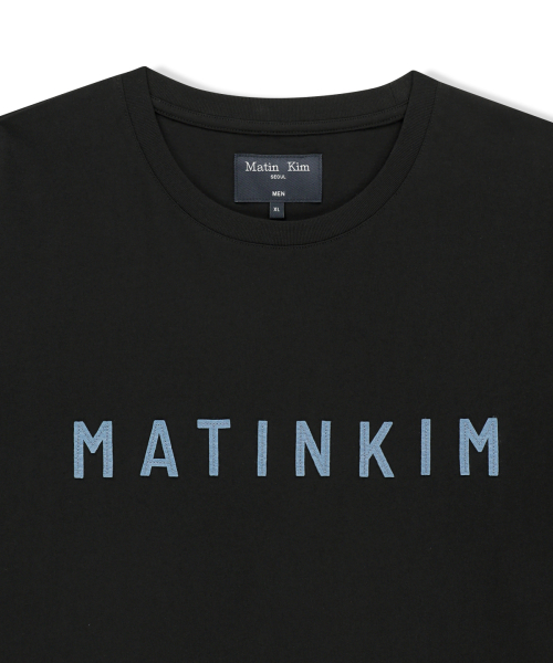 APPLIQUE FELT LOGO TOP FOR MEN IN STRONG BLACK
