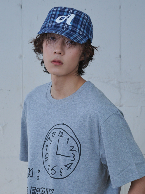 A Logo Check Pillbox Cap (Navy Check)