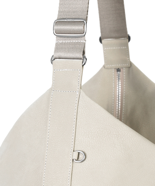 ROOMY HOBO BAG - NUBUCK CREAM