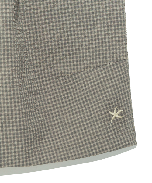 TCM mini logo relaxed half pants (khaki)