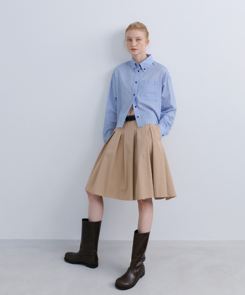 LOW EDGE PLEATED SKIRT - BEIGE