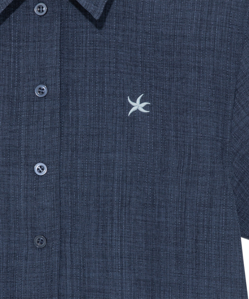 (w)TCM mini logo textured half shirt (navy)