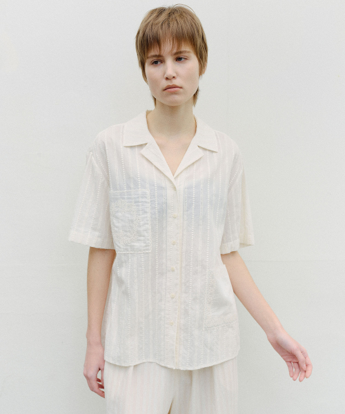 TEXTURED POCKET EMBROIDERY SHIRT - CREAM