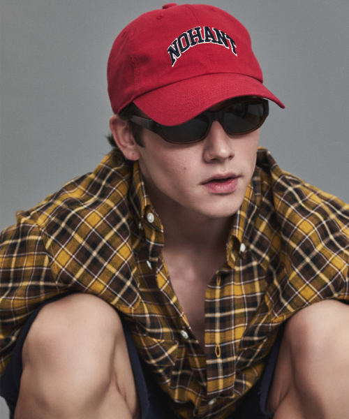CONTRAST ARCH LOGO BALL CAP RED