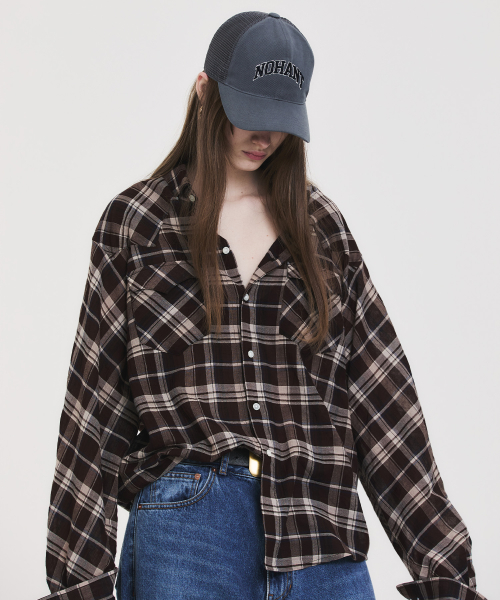 ARCH LOGO TRUCKER CAP GRAY