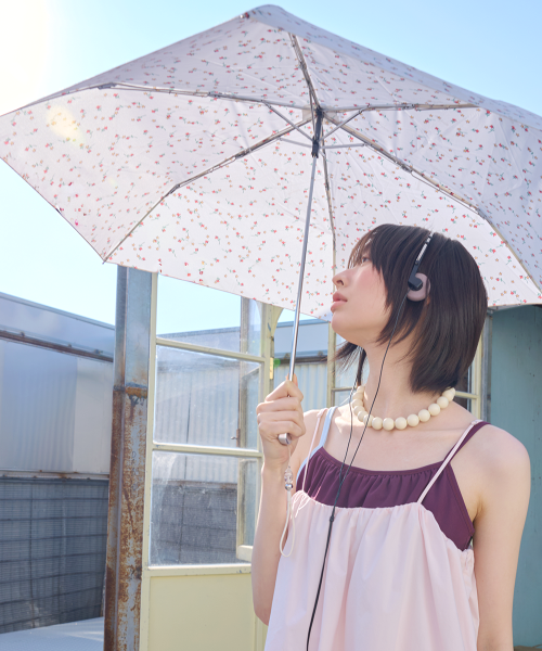 FLORAL FEATHER LIGHT UMBRELLA - CREAM
