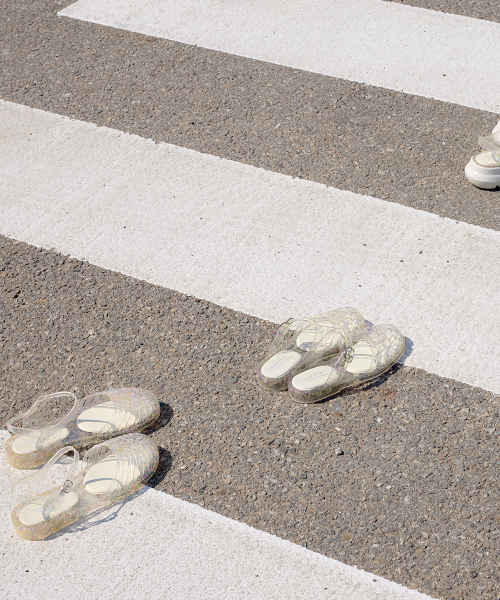 GLAIR STRAPPY SANDALS - CLEAR STAR