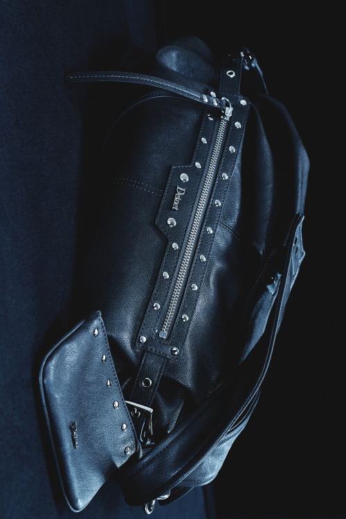 STUD DETAIL POINT POCKET BAG IN GREY