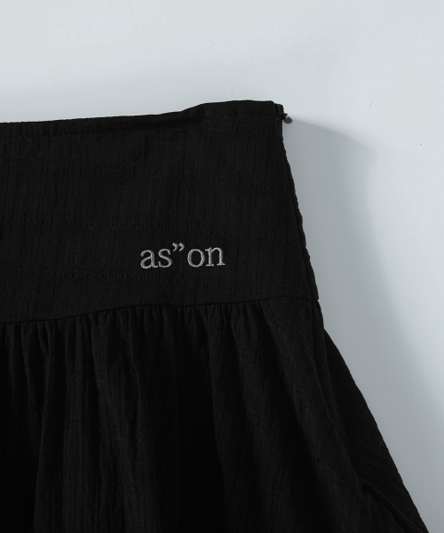 BERRY FRILL SKIRT / BLACK