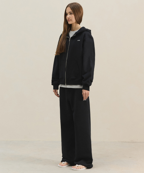Basic Straight Sweatpants / Black
