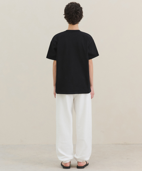 Essence T-shirt / Black