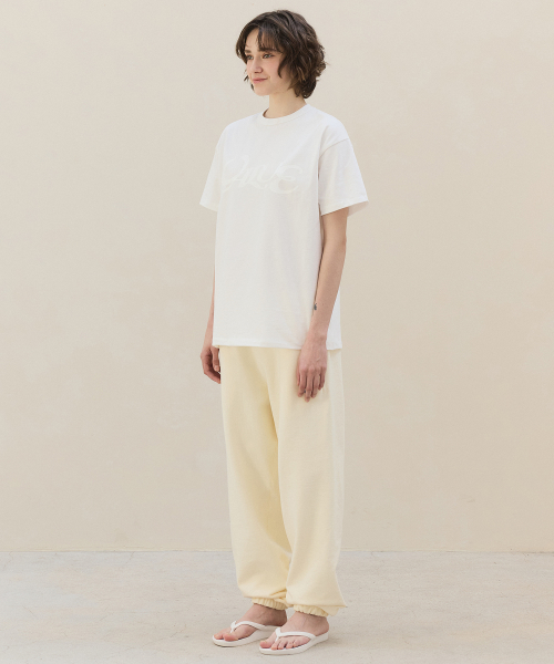 Essence T-shirt / White
