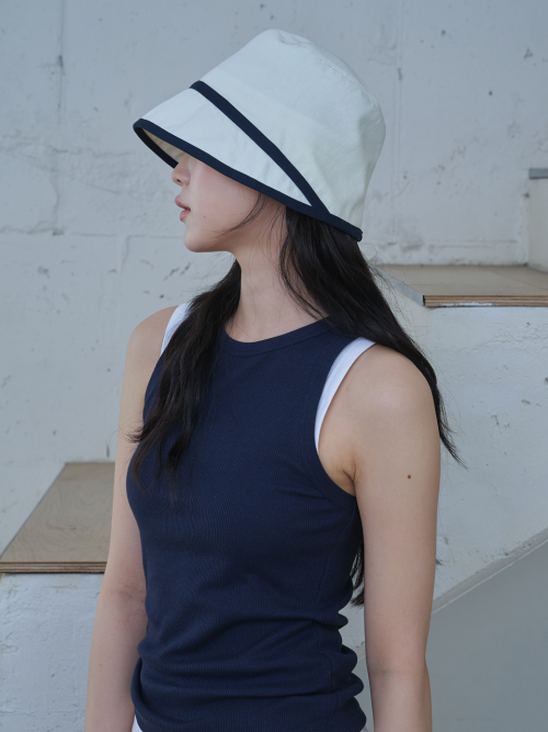 Contrast Line Moon Bucket Hat (Ivory)