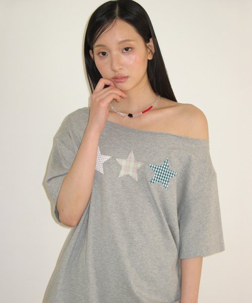 3 STAR APPLIQUE OFF SHOULDER T SHIRT GREY